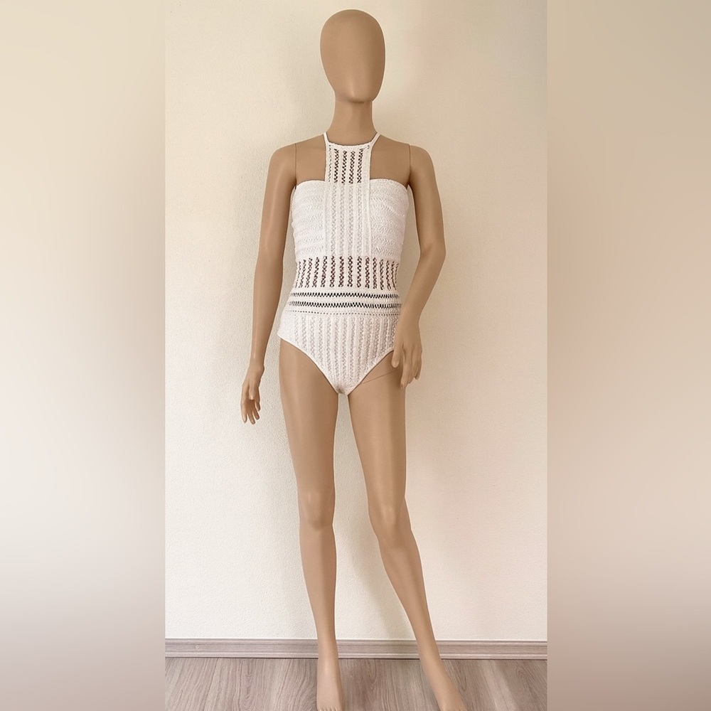 Kenneth Cole Womens Swimsuit M Luxe Crochet High-Neck One Piece - Picture 2 of 5